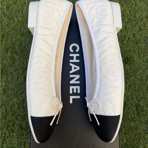 CHANEL WHITE LOGO CAMELLIA EMBROIDERED FABRIC NYLON BALLET BALLERINA FLATS